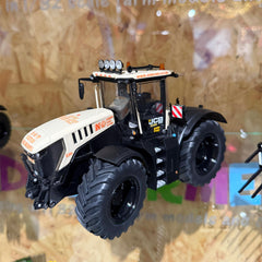 Model Farmer GRASSMEN Cream JCB 8330 iCON